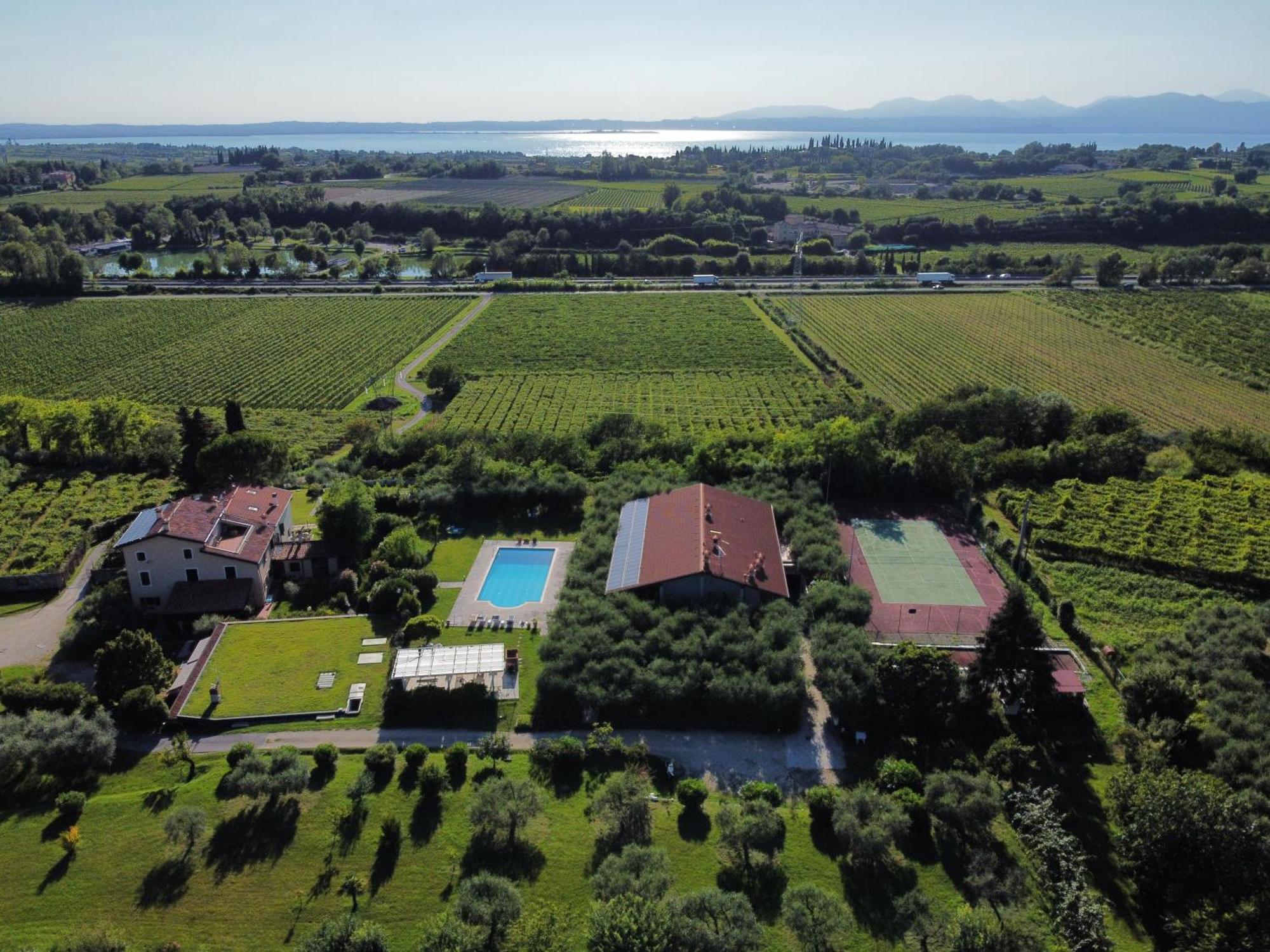 Casa Ghirlanda Con Piscina E Campo Da Tennis Lazise Eksteriør billede